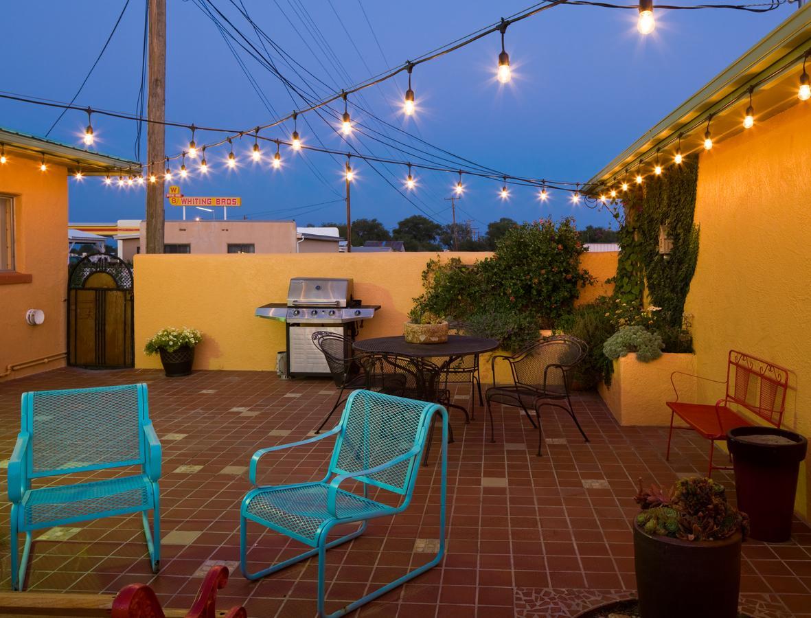Sunset Motel Moriarty Bagian luar foto