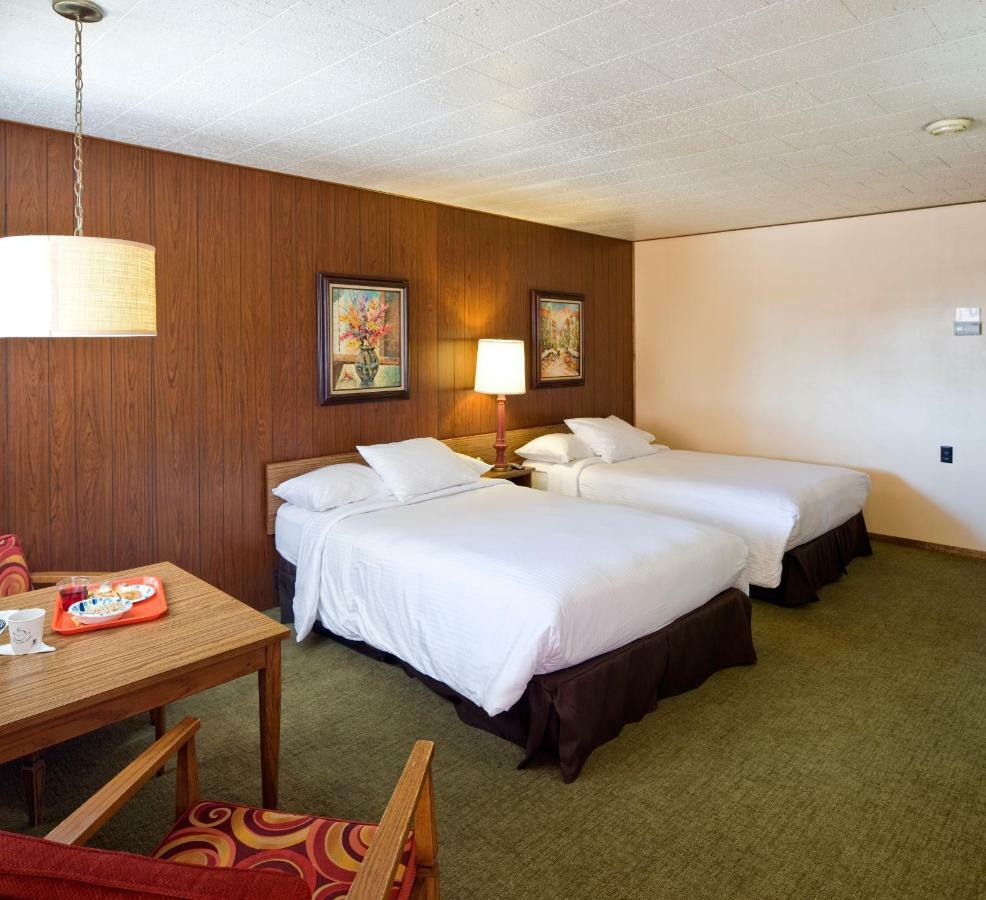 Sunset Motel Moriarty Bagian luar foto