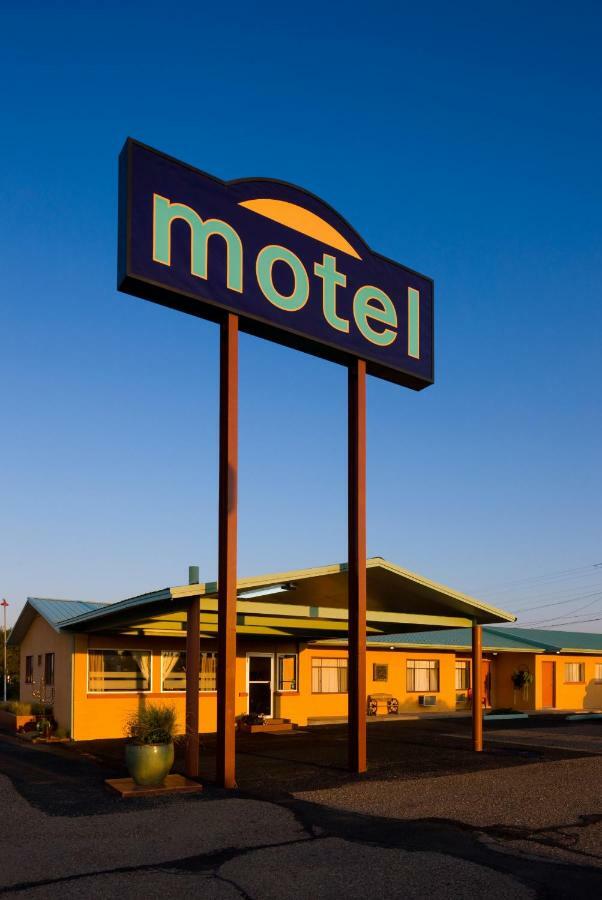 Sunset Motel Moriarty Bagian luar foto