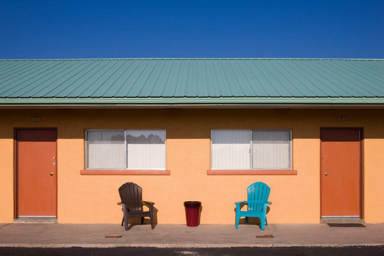 Sunset Motel Moriarty Bagian luar foto