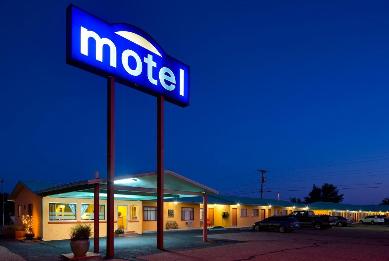 Sunset Motel Moriarty Bagian luar foto